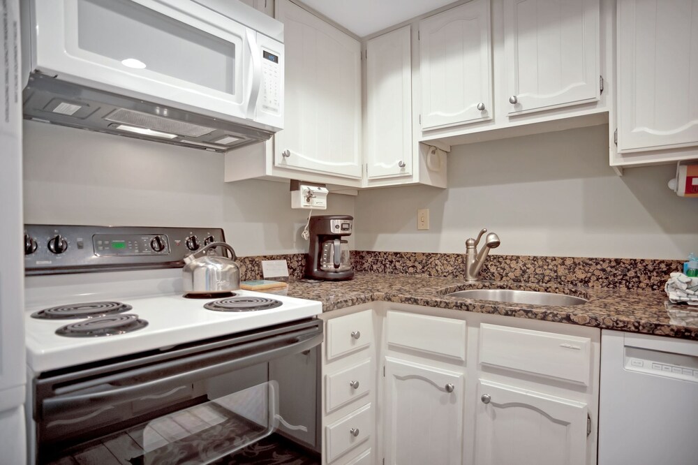 1739 Bluff Villas at The Sea Pines Resort view 3