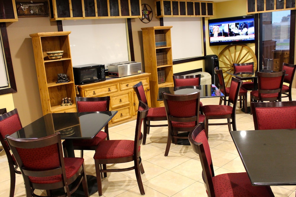 Glover Apartment