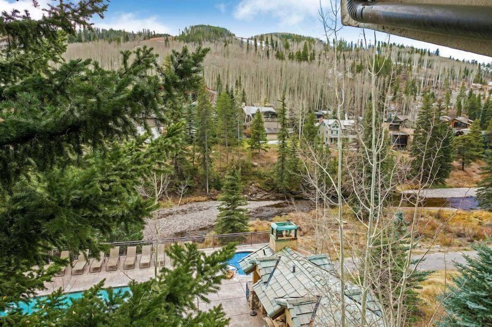 Cozy 2BR Condo in Lionshead Village - Just Steps From Gondola!