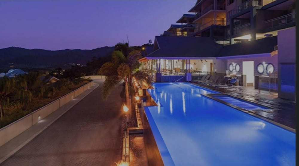 Whitsunday's, spa Bath, Beach, Marina, Infinity Pool, Restaurant