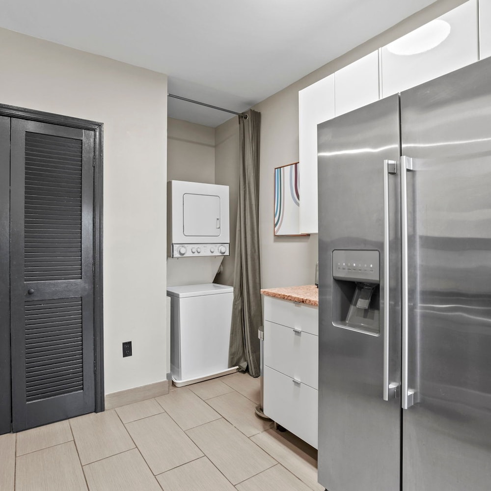 Spacious Sunny Shaw 1BR 1BA Apartment