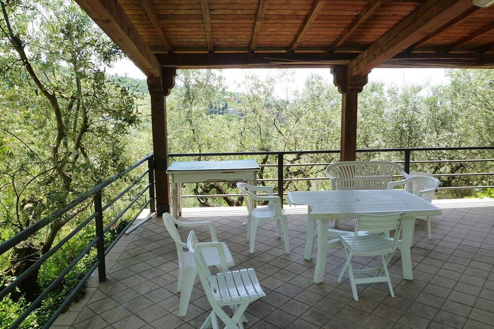 Villa in Tuscany With Vineyard Views