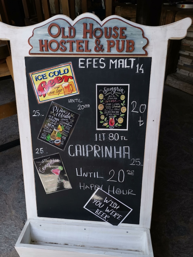 Old House Pub Hotels