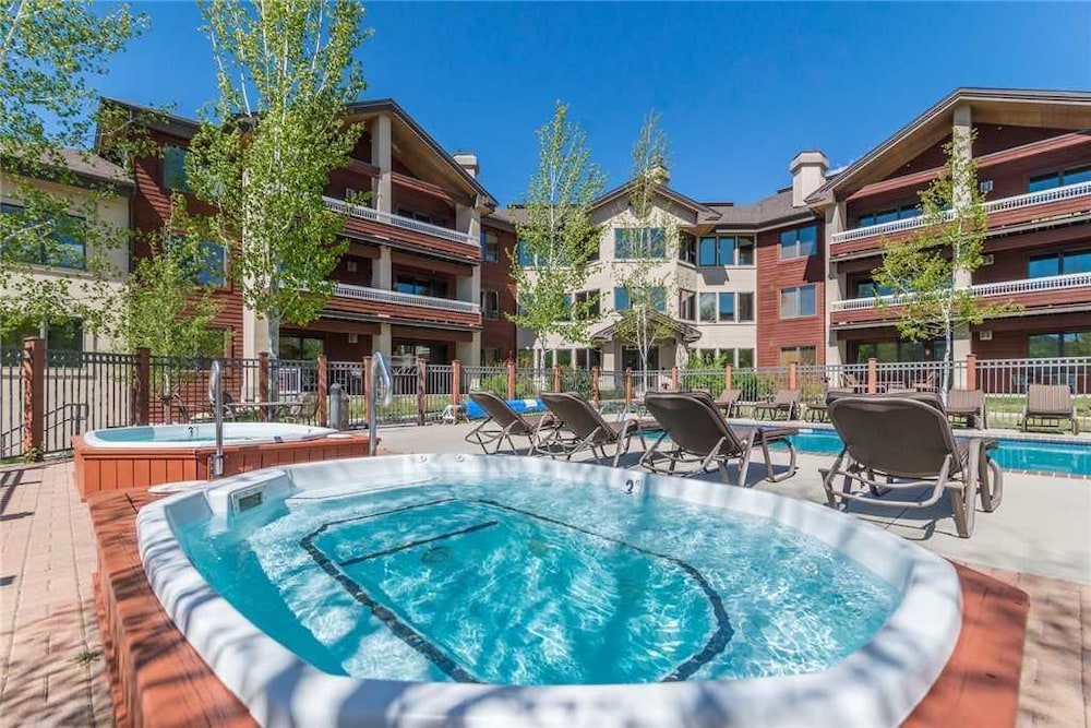 4110 Aspen Lodge, Trappeur's Crossing Apartment 2