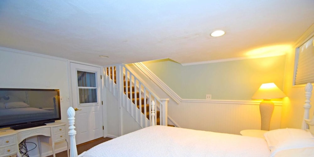 Harbour Island 20c 3 Bedroom Townhouse by RedAwning view 4