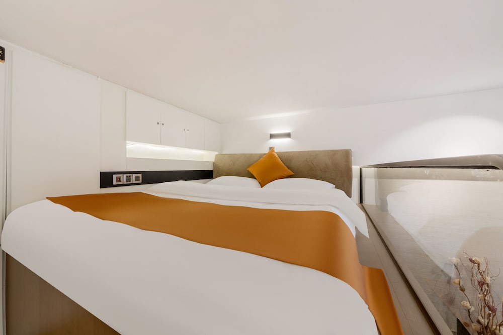 Xizhengjia Apartment Hotel (Guangzhou Financial City Keyun Road subway station store)