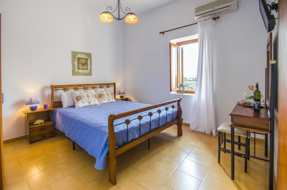 Palaios Rooms view 2