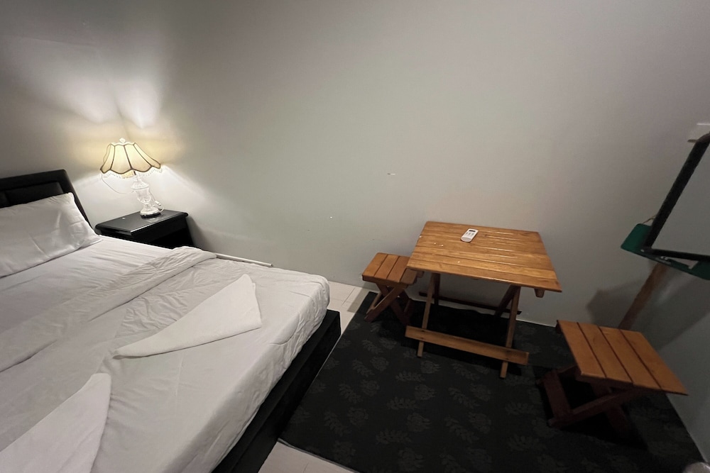 Orchid Hostel Near Bumrungrad Hospital and Nana Market