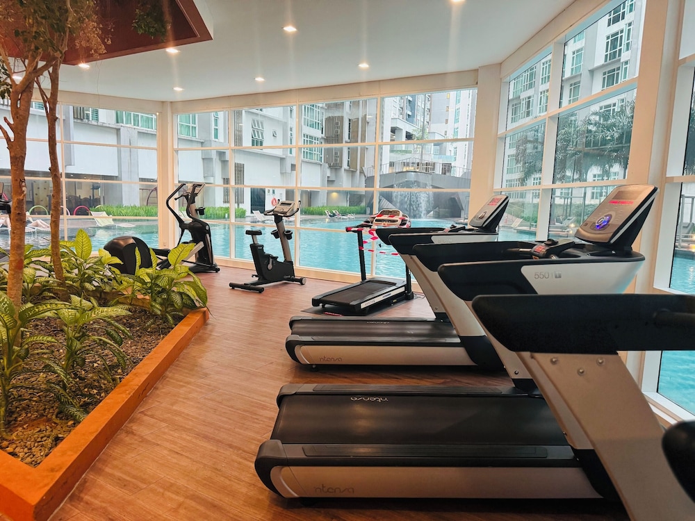 Central Residence - Free Gym Pool