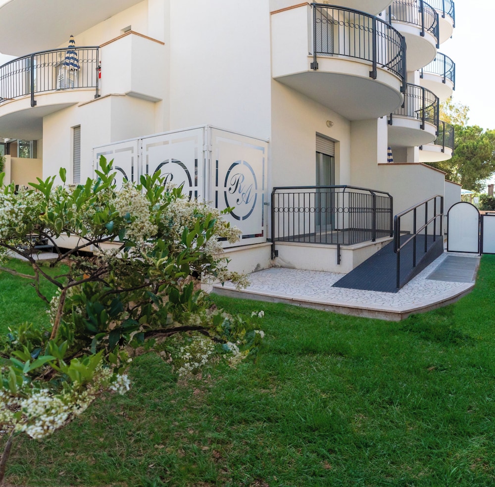 Altamira Residence