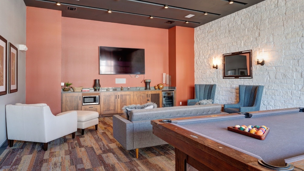 Landing Apartments - Grand Harbor