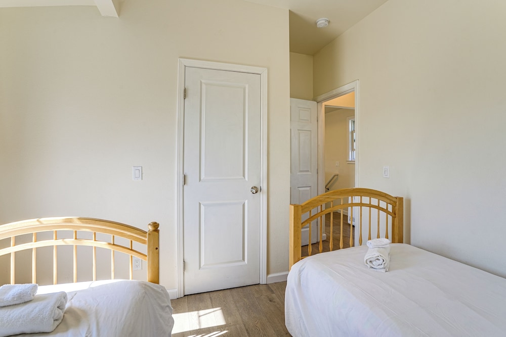 Walk to Dimond District Gems: Home in Oakland