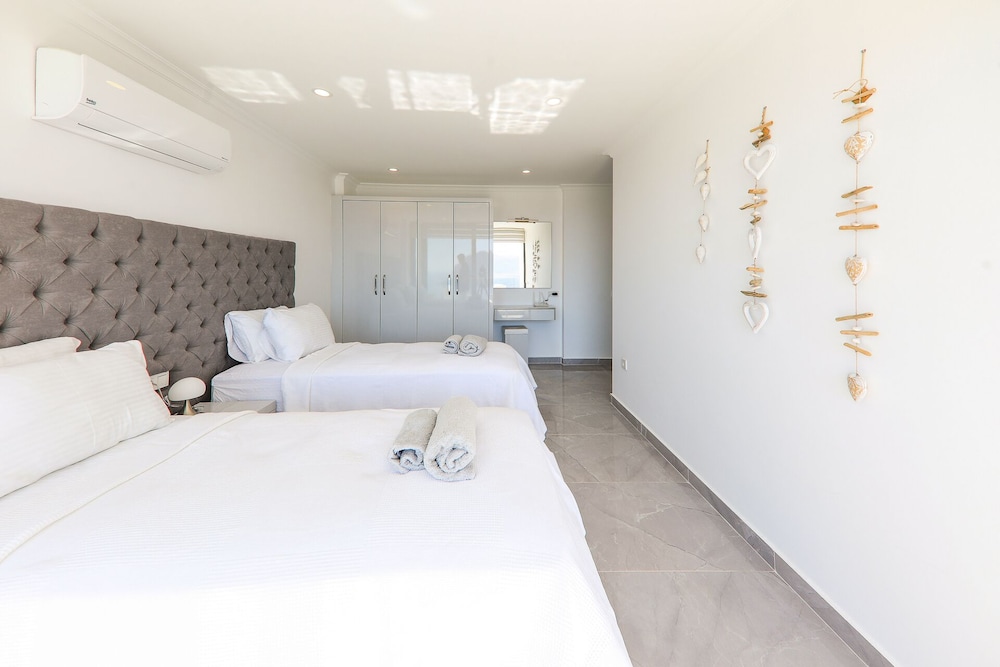 Villa Kajaim Sleeps 8 With Pool view 5