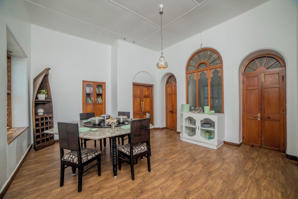 Savithri  Bungalow By XploreIndo
