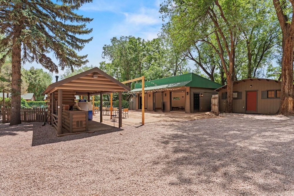 Timber Lodge Cabin 20
