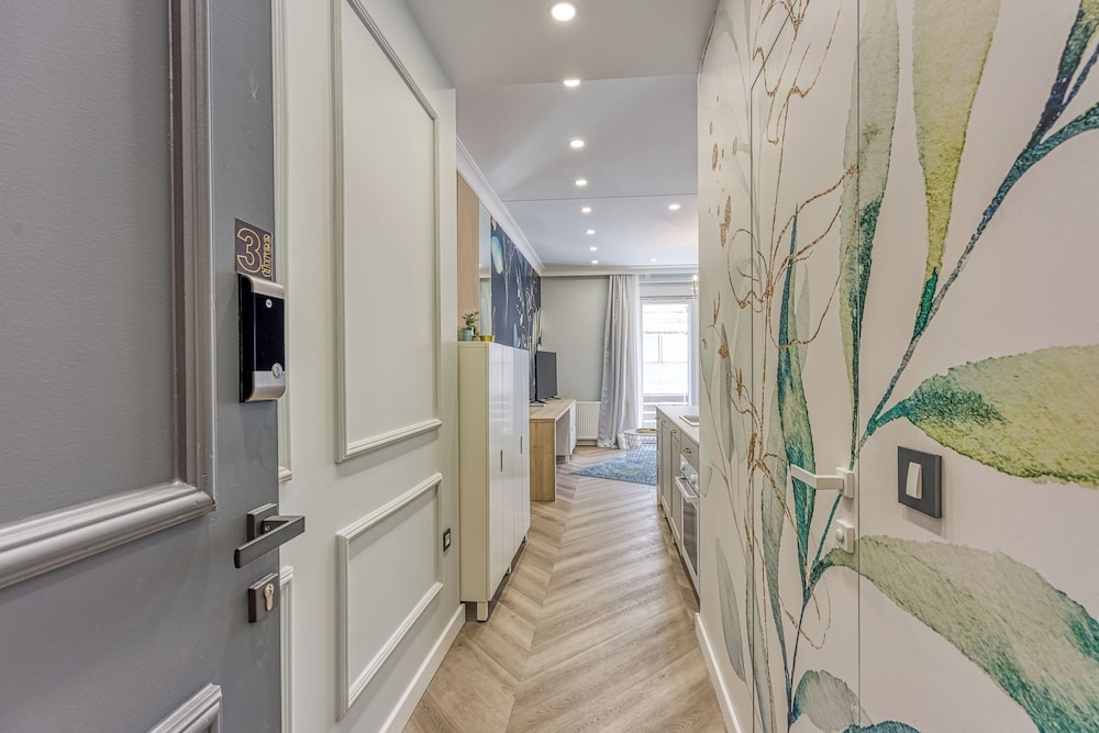 Boutique Downtown Studio with Balcony 1