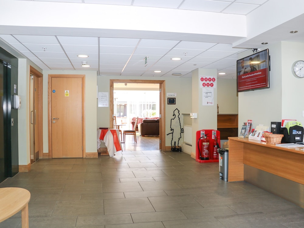 Flat 33 - Marine Court