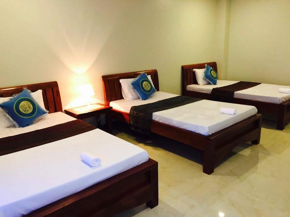 Blue Diamond Guest House - Hostel