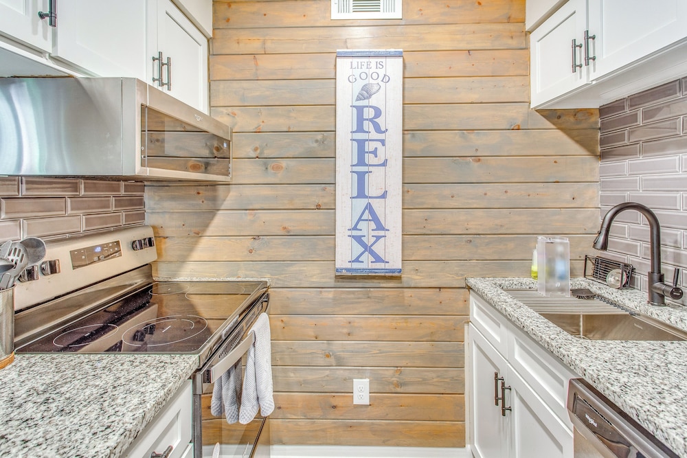 Calabash Condo: Close to Coast & Fishing