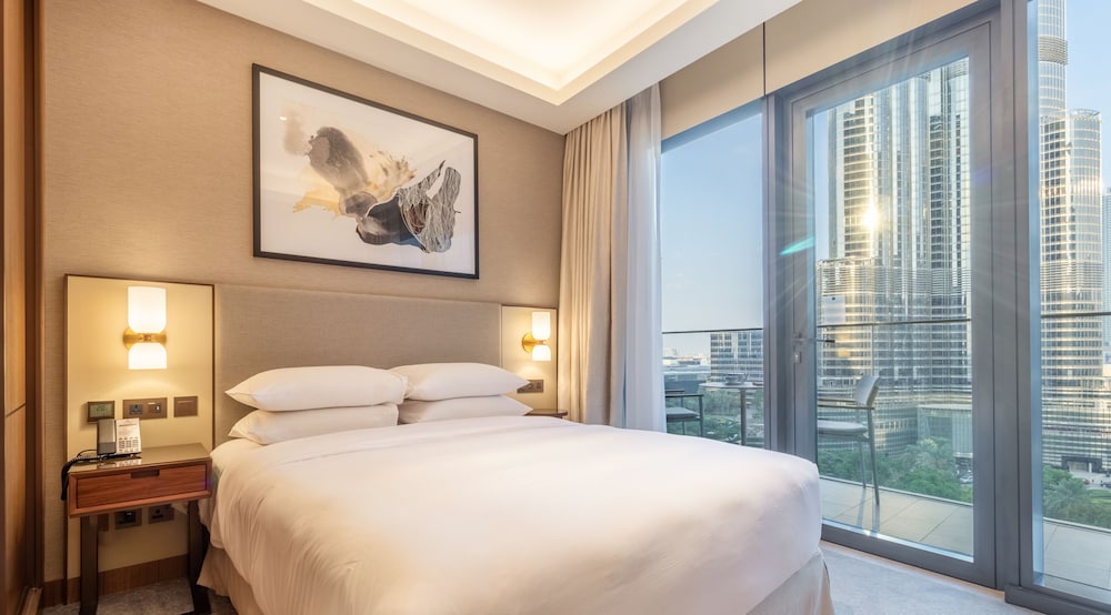 3BR Luxury Living next to Burj Khalifa
