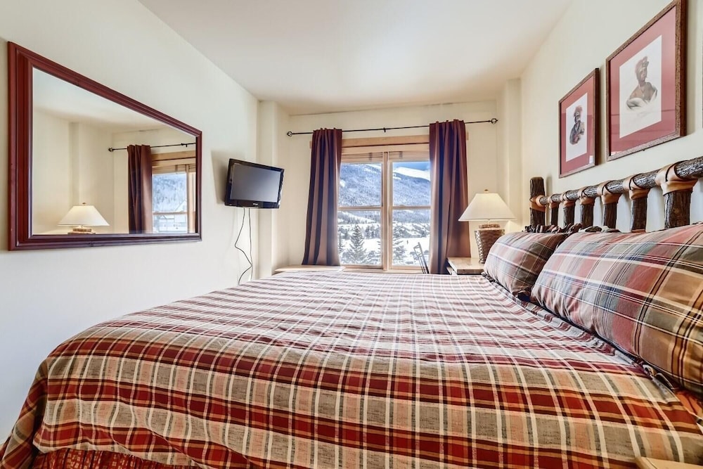 Copper Springs 209 2 Bedroom Condo by RedAwning