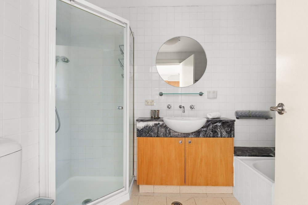 Elegant Stay in Balmain With Pool Access
