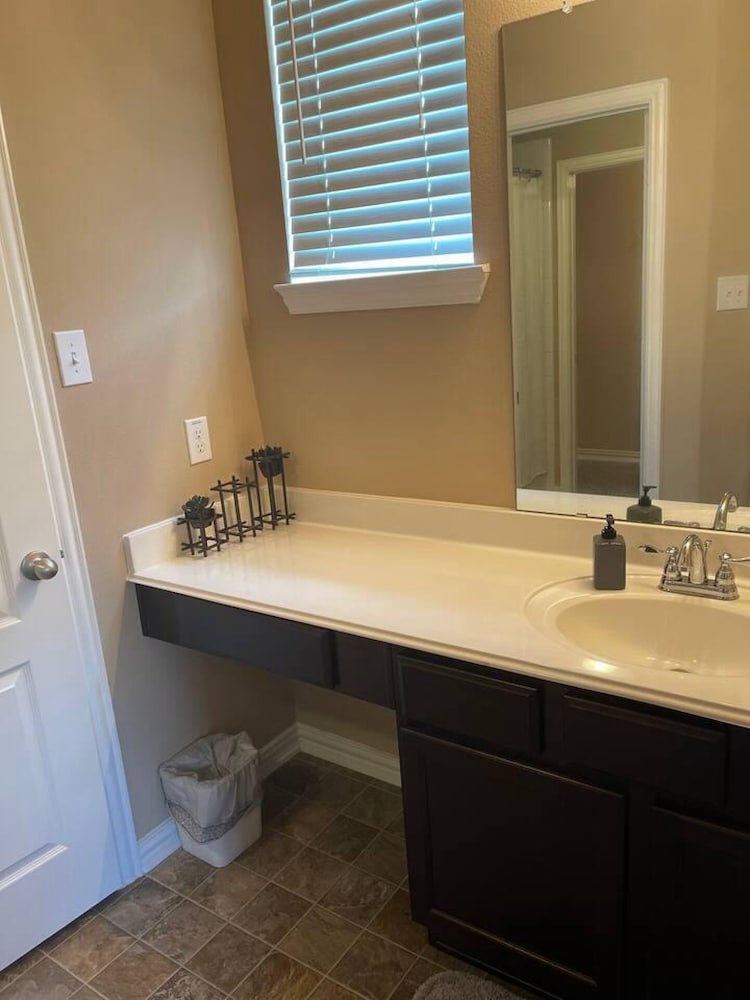 Luxury Stay - Near Houston Airport