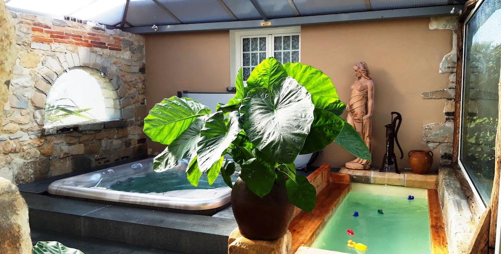 Laratger en Narrosse — recepcion & lobby