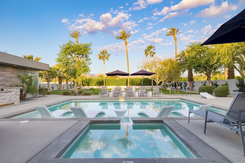 The Polo Villas by AvantStay – Modern Oasis Near Empire Polo Club