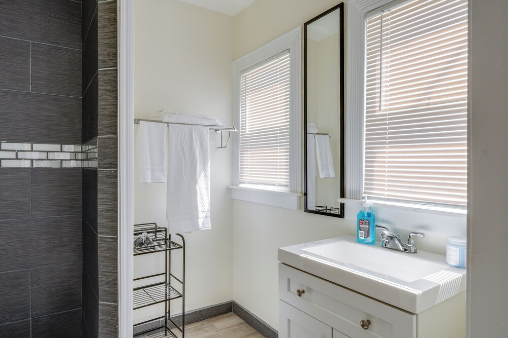 Walk to Dtwn Tehachapi: Updated Getaway w/ Yard!