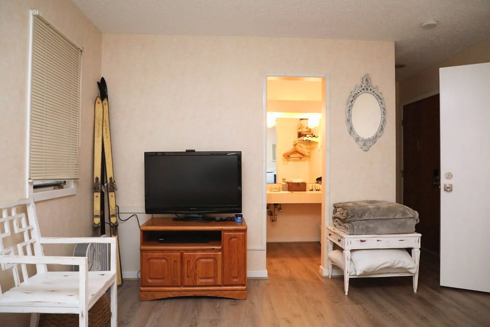 Shanty Creek 2bd 2ba Adjoining Rooms Ski-golf