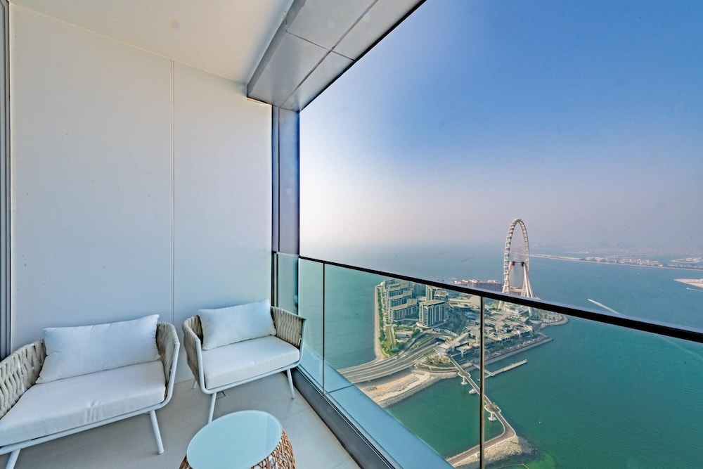 Gorgeous Apt wz Stunning Sea Views in Address JBR