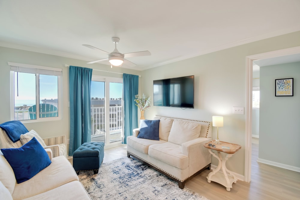 Beach & Pool Access: Gulf Shores Getaway!