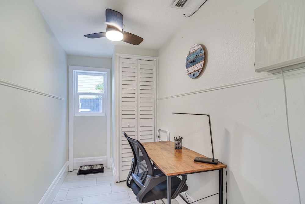 Walk to Beach: Treasure Island Gem w/ Golf Cart!