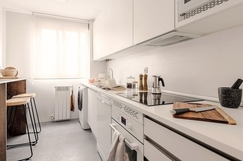 Raja - 2 Bedrooms Apartment in Almagro