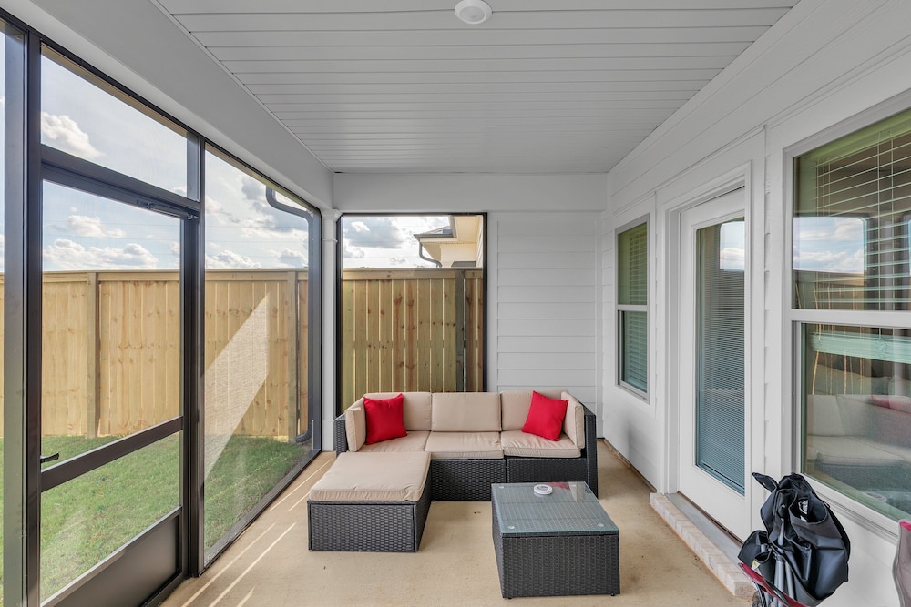 Modern Nest - Huntsville Hideaway 3 Bedroom Home