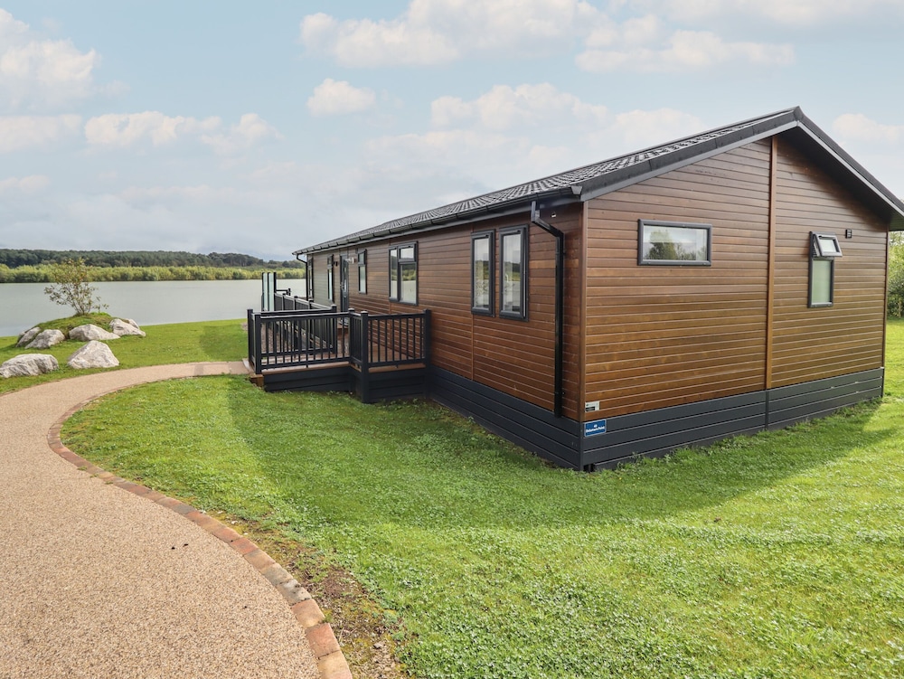40 Delamere Point