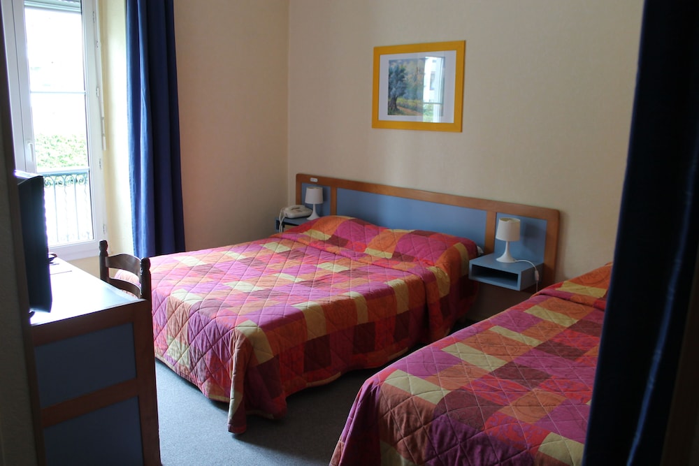 Pau Vacations - Hotel Montilleul - Property Image 4