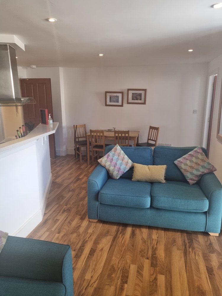 Stunning Spacious Apartment on River Ness view 5