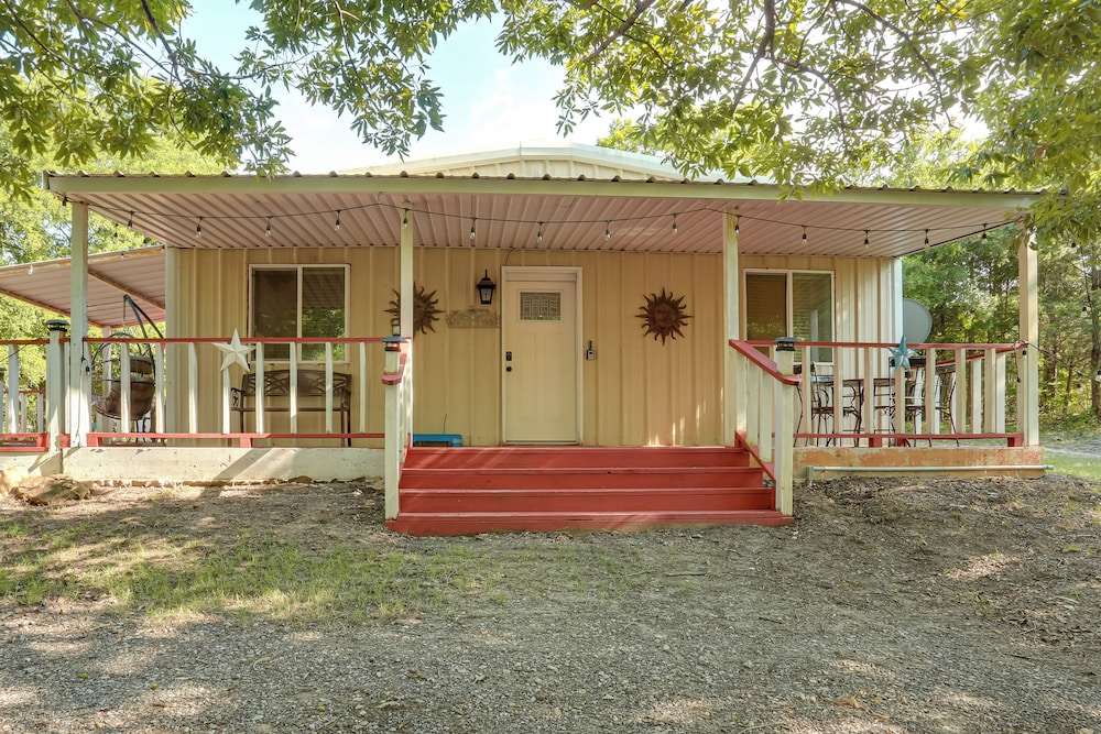 Peaceful Farm Retreat w/ Walking Trails On-site! view 2