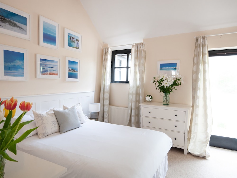 Corner Cottage view 2