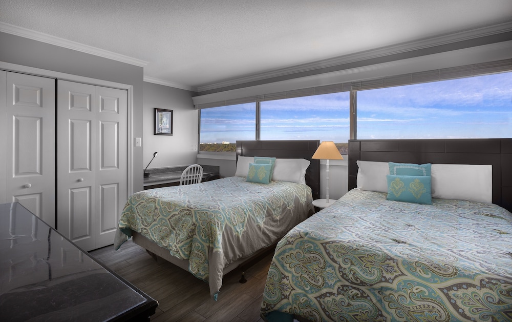 Brigadune 12f 3 Bedroom Condo