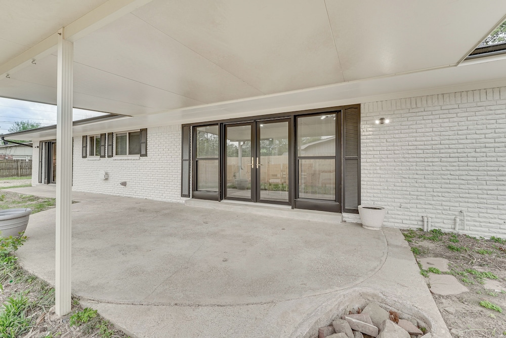 Convenient Family-friendly Location: Texarkana Gem