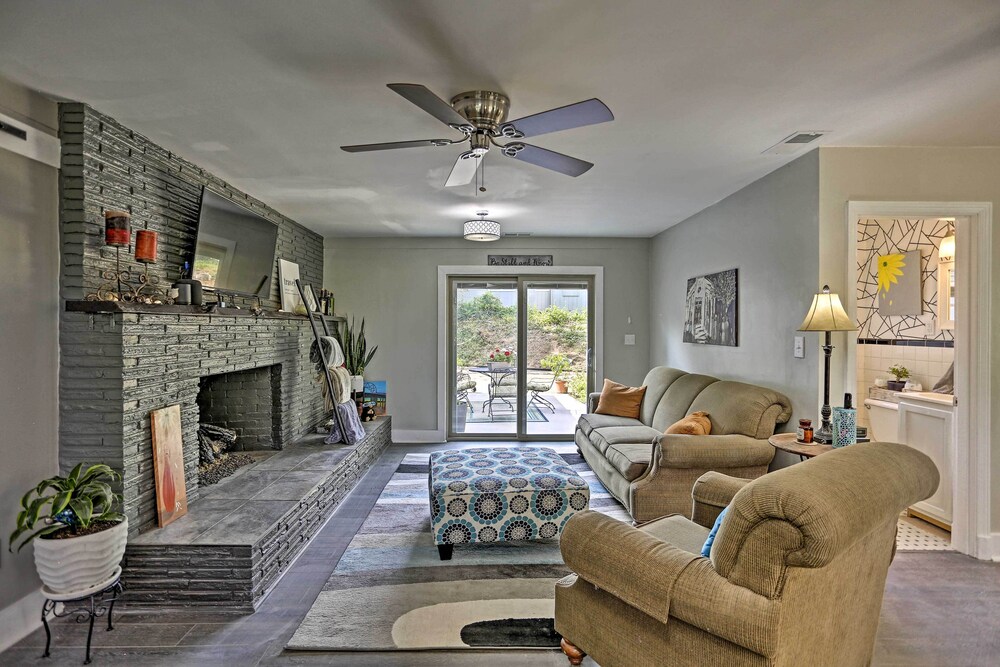 Family-friendly Escape ~ 6 Mi to City Center!
