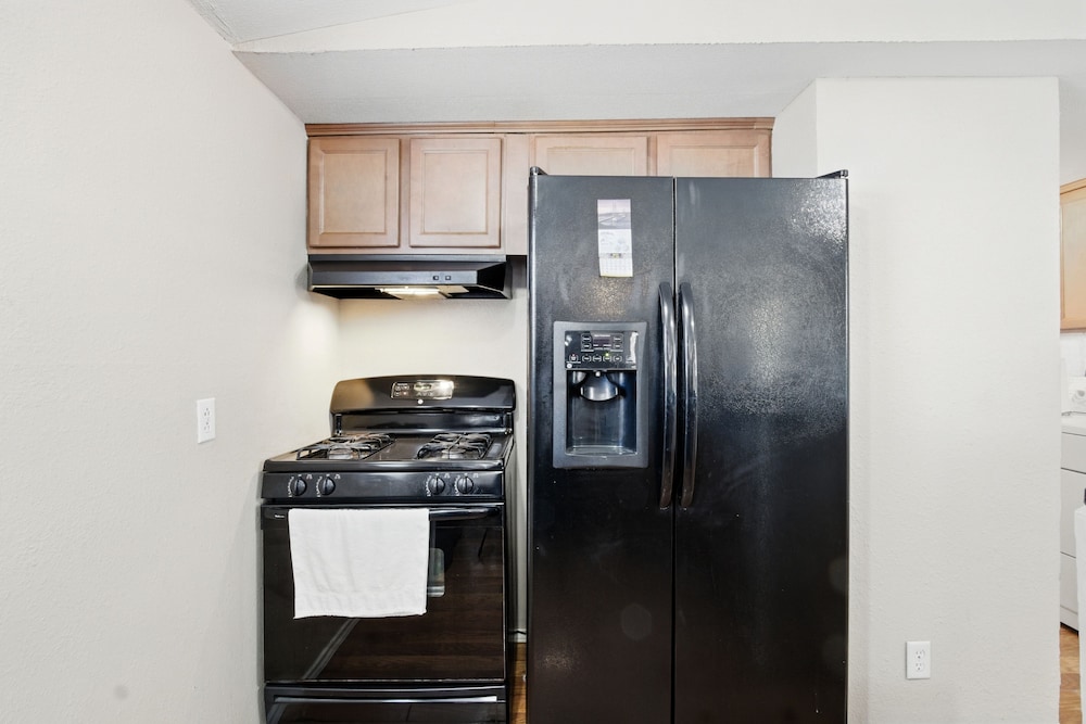 Desert Haven Cozy 2-Bedroom Mobile Home Near NMSU 2 Home