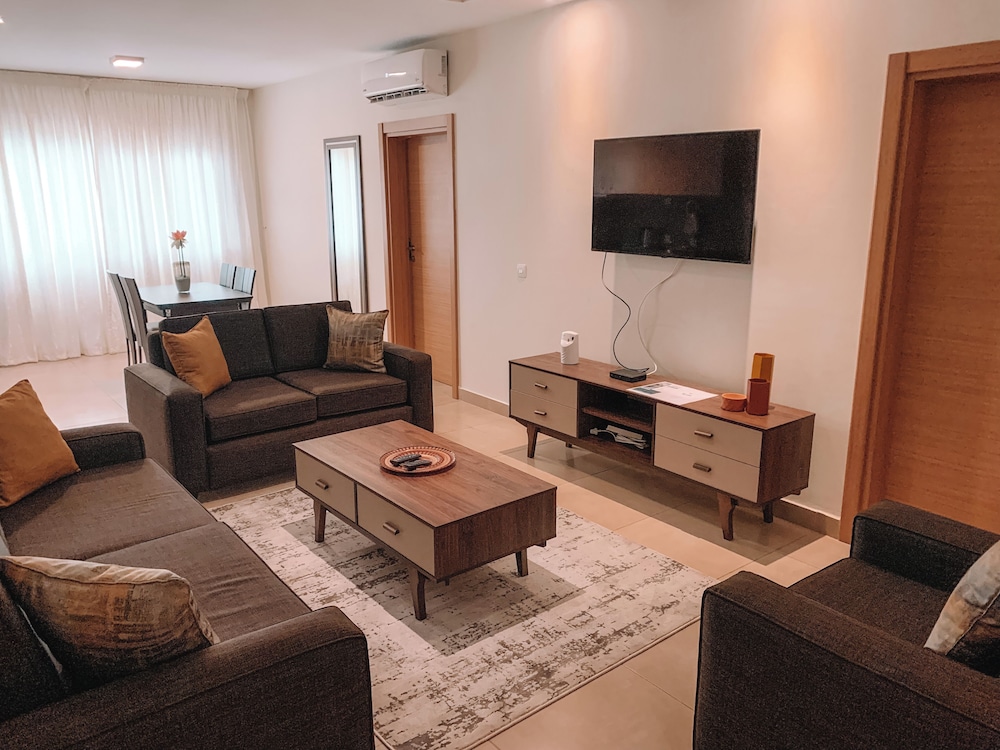 Sky Suites Airport