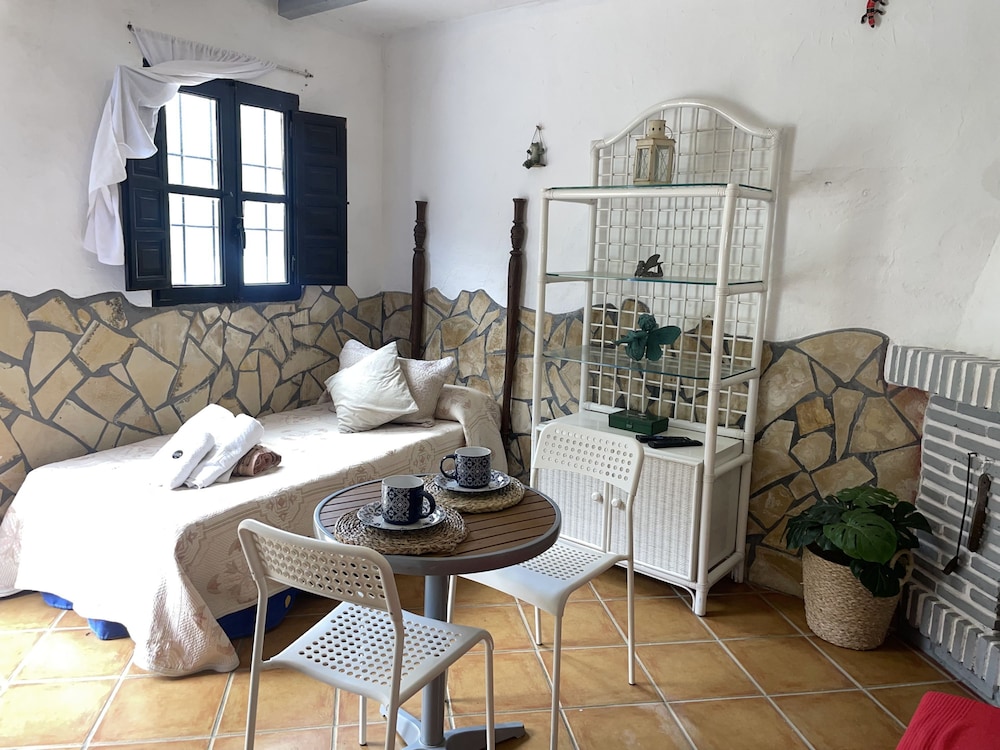 Estudio Rural el Acebuchal by At Home Costa del So