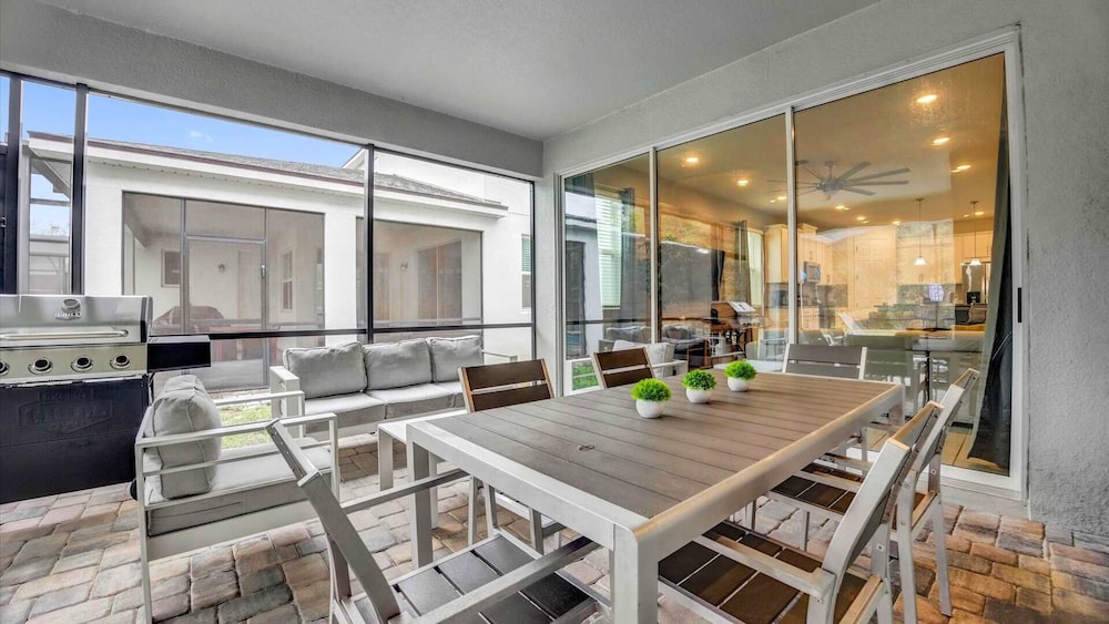 Upstay: Large Resort Home w Private Pool & Hot Tub