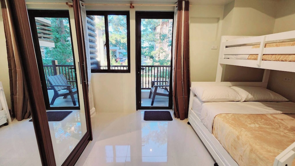 Unit 305 New Brenthill Condo With Balcony Near SM BGO