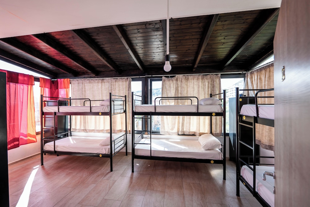 Lazy Roo Hostel Saranda